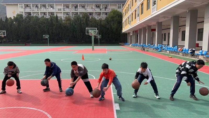 对于想要同时掌握叉车和挖掘机操作技能的人员，以下是一些建议：