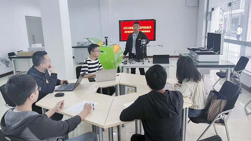 提交材料：培训结束后，员工需向企业提交以下材料：