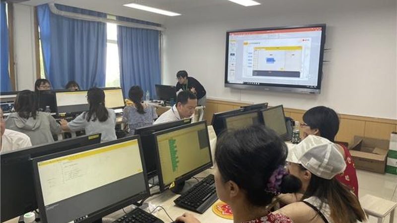 职场小白如何选择UI设计培训？优缺点全面对比